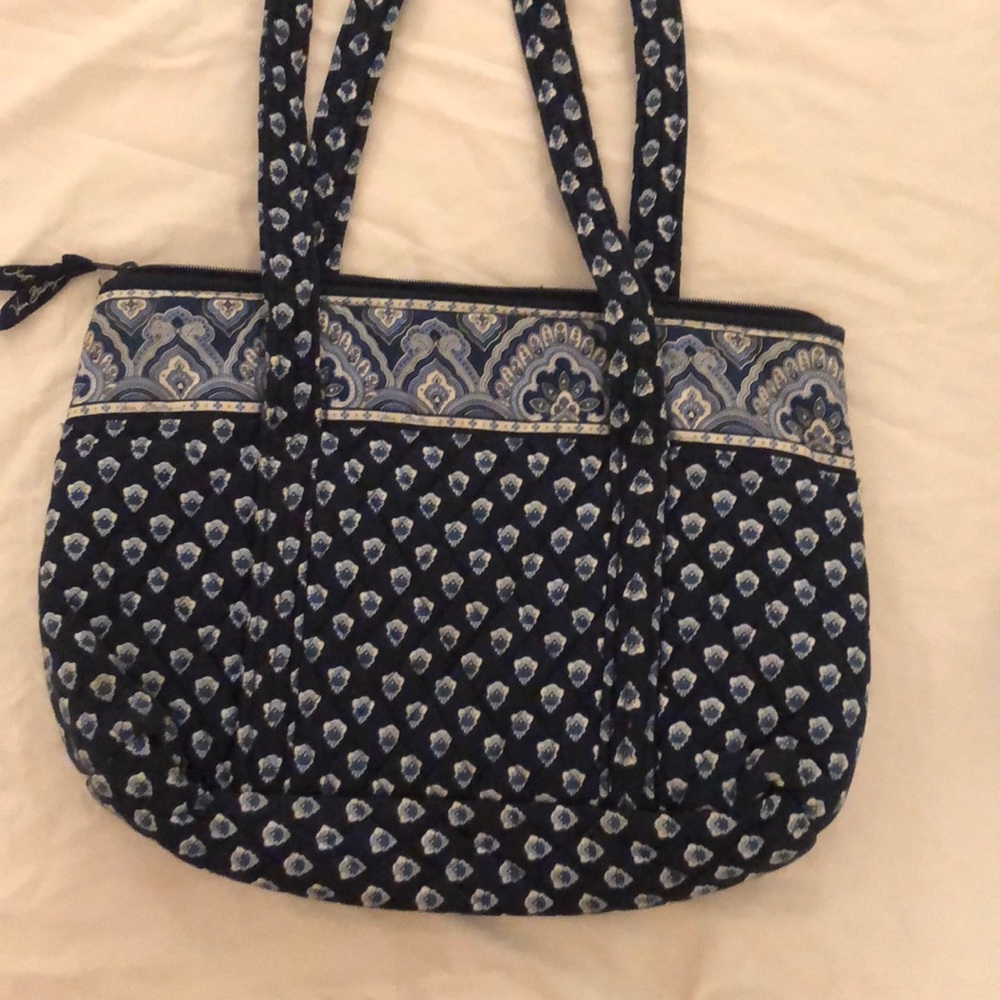 Vera Bradley Nantucket Navy Betsy handbag - Picture 2 of 3